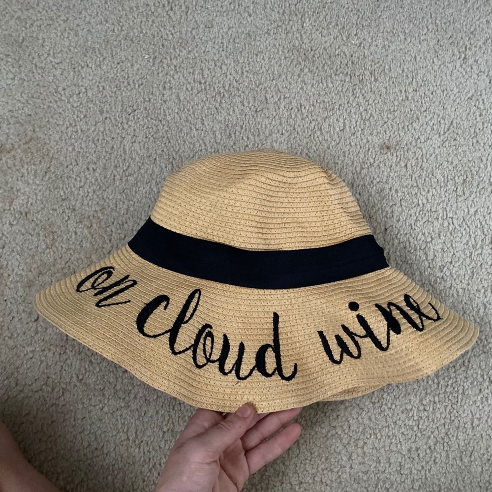 On cloud wine sunhat